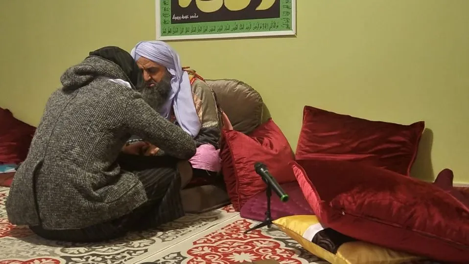 Un frère de Condrieu qui prend la bay'a avec Sidi Shaykh