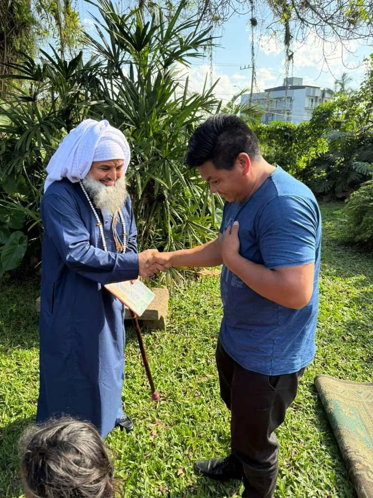 Rencontre du Shaykh avec un chef de tribu indigène au Brésil