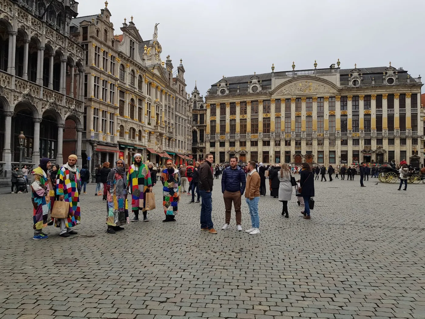 Sidi Shaykh sur la Grande Place à Bruxelles