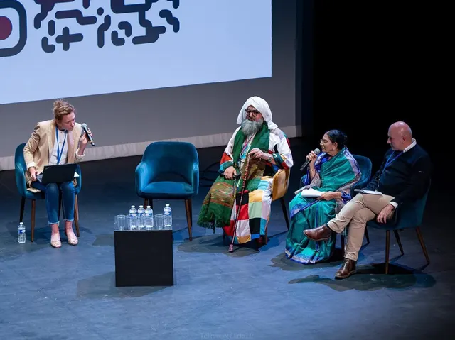 Table ronde : l'animatrice, le Shaykh et deux intervenants